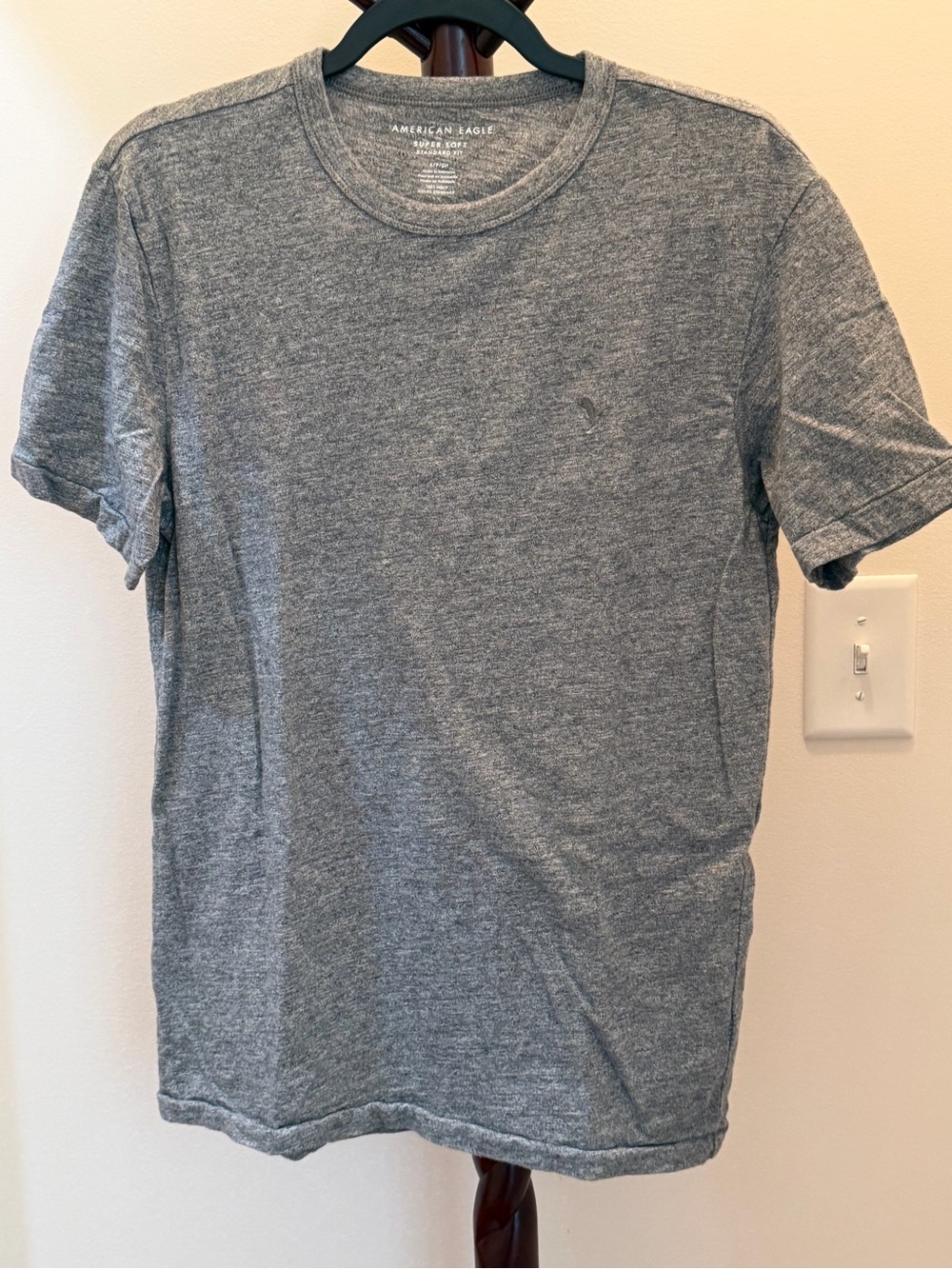 American Eagle Outfitters Heather Gray Short Sleeve Crew Tee